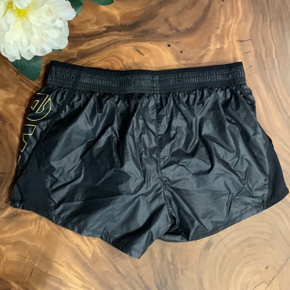 Nike athletic running shorts - Picture 2 of 9
